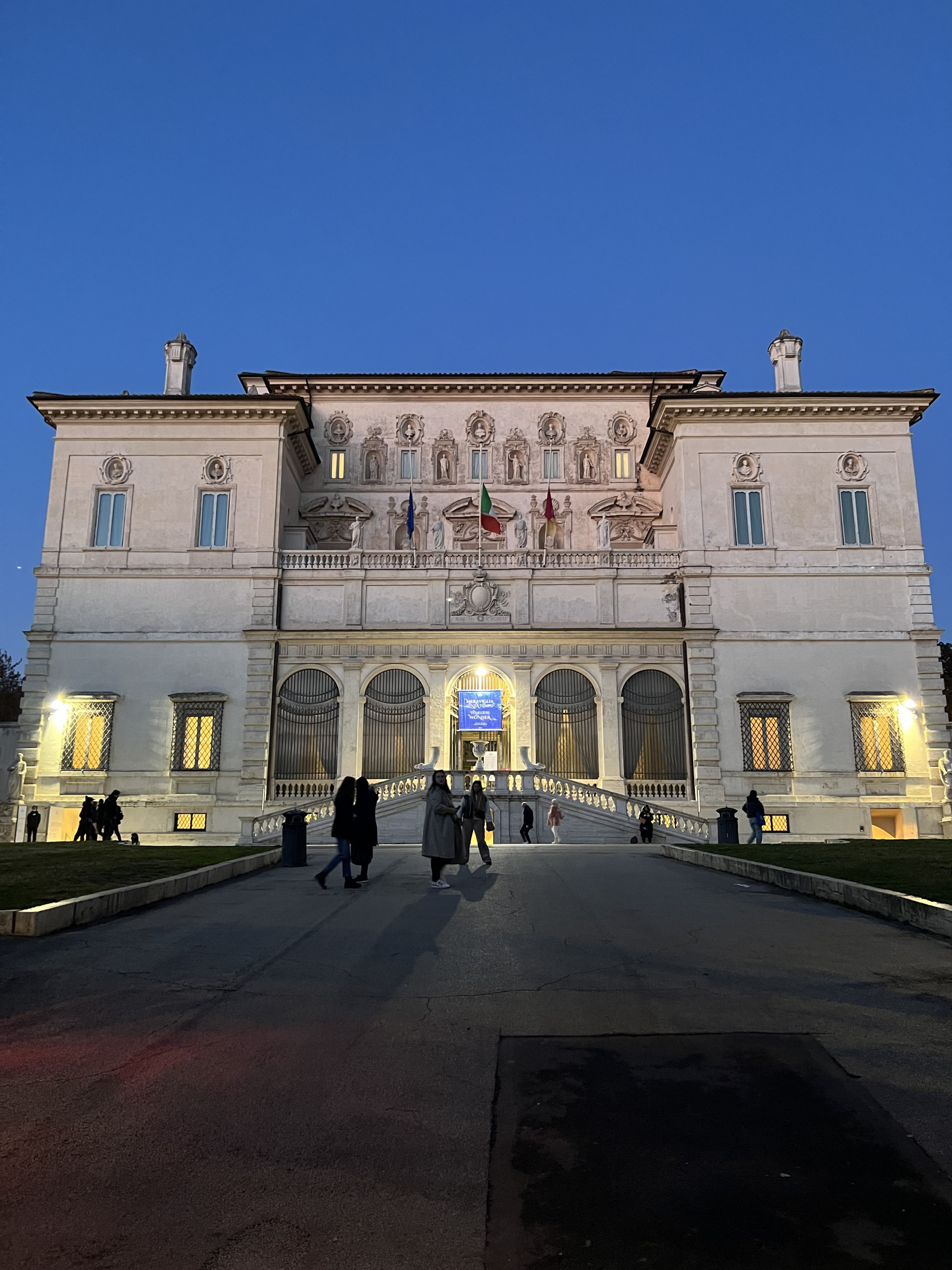 COME DISCOVER GALLERIA BORGHESE IN THE EVENING